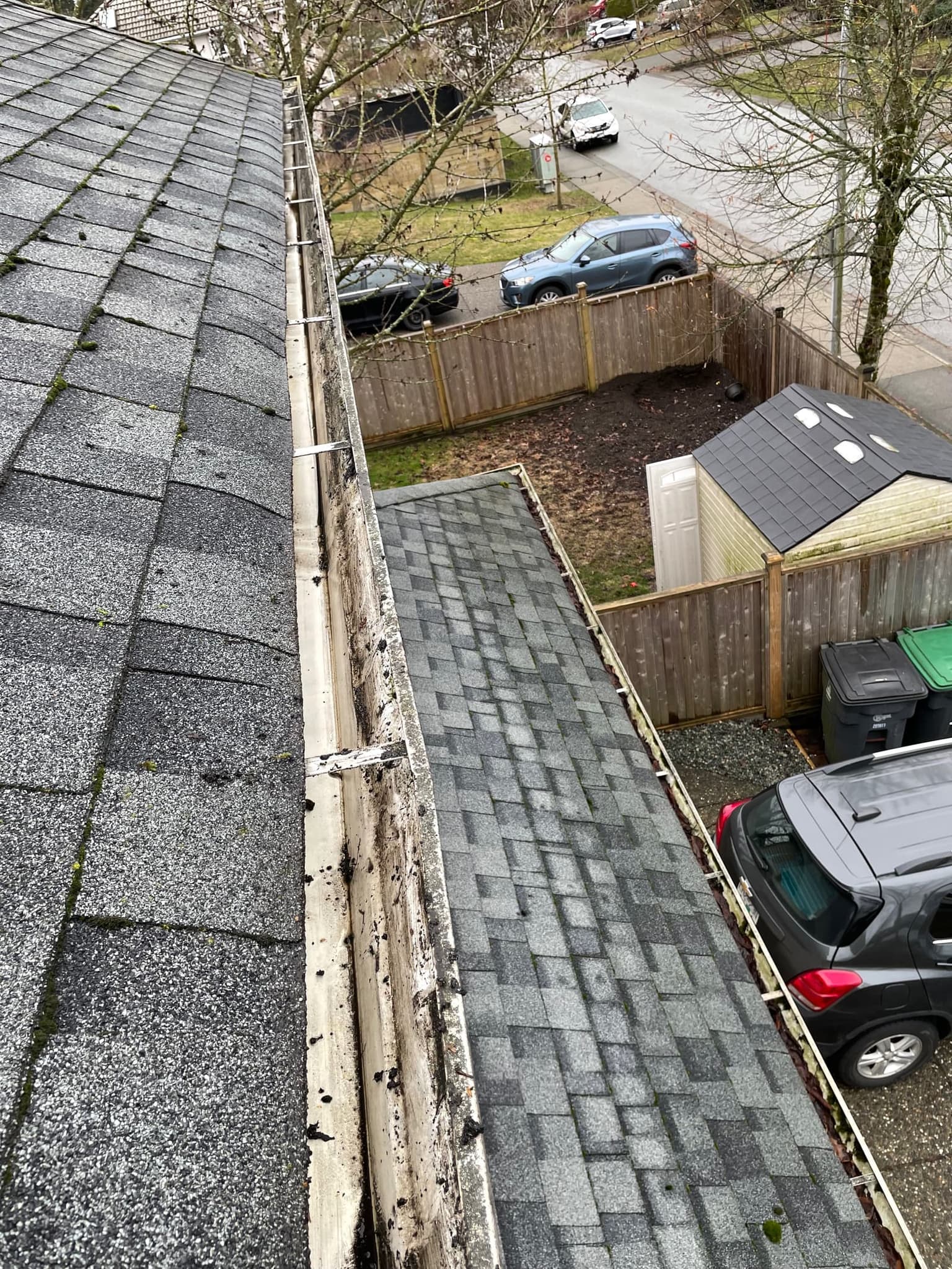 Clean gutter after professional service